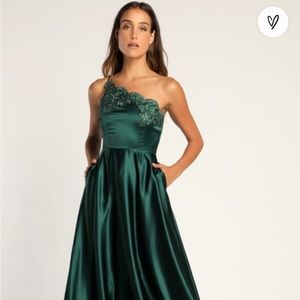 NWT Lulus epitome of elegance green satin one shoulder dress with pockets